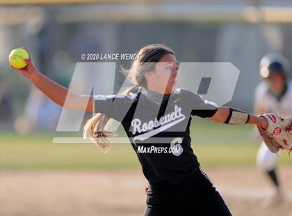 Thumbnail 2 in Roosevelt @ D'Evelyn State Quarter Finals photogallery.