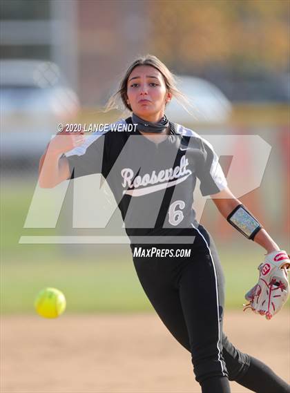 Thumbnail 2 in Roosevelt @ D'Evelyn State Quarter Finals photogallery.