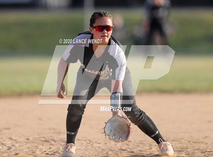 Thumbnail 3 in Roosevelt @ D'Evelyn State Quarter Finals photogallery.