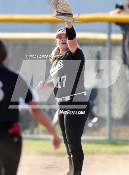 Thumbnail 3 in Roosevelt @ D'Evelyn State Quarter Finals photogallery.