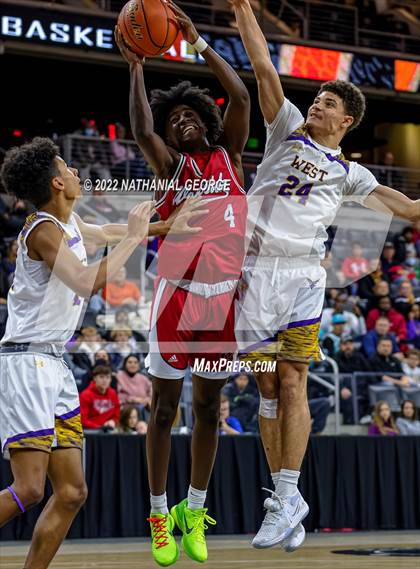 Thumbnail 1 in Omaha Westside vs. Bellevue West (Metro Tournament Final) photogallery.