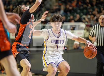 Thumbnail 1 in Unioto vs Waverly (OHSAA D4 District Final) photogallery.