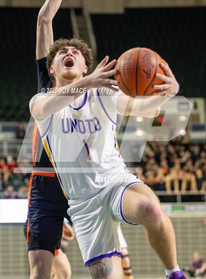 Thumbnail 1 in Unioto vs Waverly (OHSAA D4 District Final) photogallery.