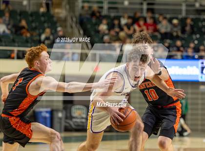 Thumbnail 1 in Unioto vs Waverly (OHSAA D4 District Final) photogallery.