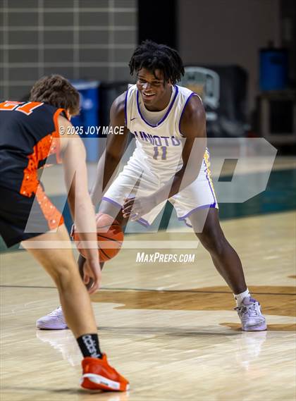 Thumbnail 2 in Unioto vs Waverly (OHSAA D4 District Final) photogallery.