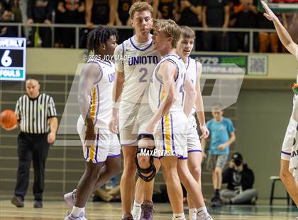 Thumbnail 3 in Unioto vs Waverly (OHSAA D4 District Final) photogallery.