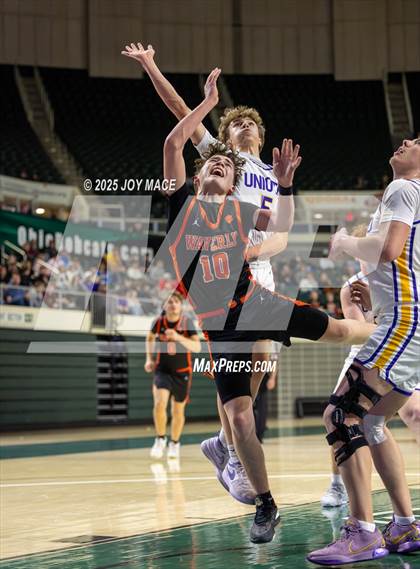 Thumbnail 2 in Unioto vs Waverly (OHSAA D4 District Final) photogallery.