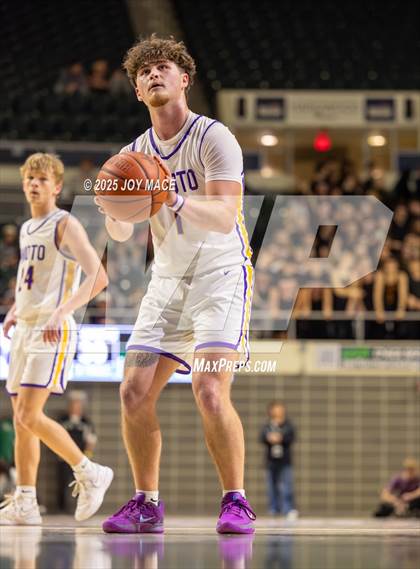 Thumbnail 3 in Unioto vs Waverly (OHSAA D4 District Final) photogallery.