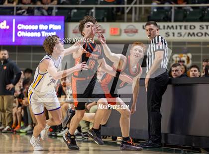 Thumbnail 2 in Unioto vs Waverly (OHSAA D4 District Final) photogallery.