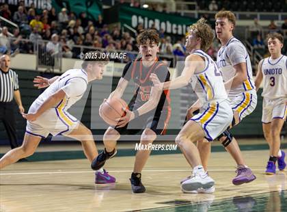 Thumbnail 3 in Unioto vs Waverly (OHSAA D4 District Final) photogallery.