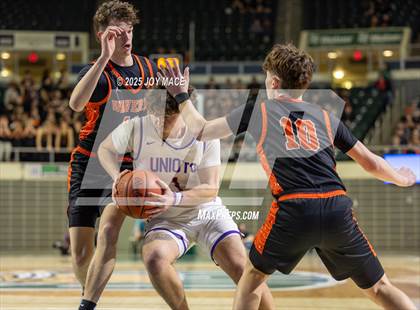 Thumbnail 3 in Unioto vs Waverly (OHSAA D4 District Final) photogallery.
