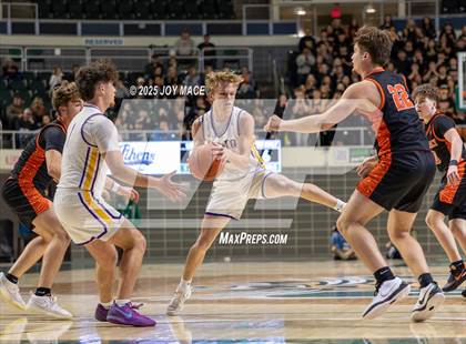 Thumbnail 3 in Unioto vs Waverly (OHSAA D4 District Final) photogallery.