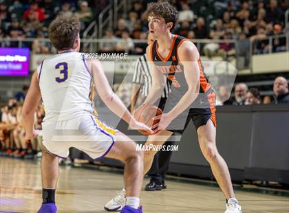Thumbnail 2 in Unioto vs Waverly (OHSAA D4 District Final) photogallery.