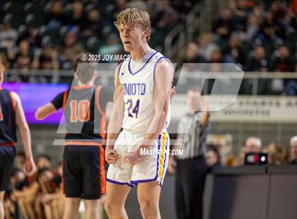 Thumbnail 3 in Unioto vs Waverly (OHSAA D4 District Final) photogallery.