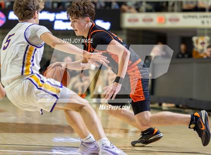 Thumbnail 1 in Unioto vs Waverly (OHSAA D4 District Final) photogallery.