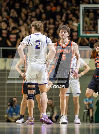 Thumbnail 1 in Unioto vs Waverly (OHSAA D4 District Final) photogallery.