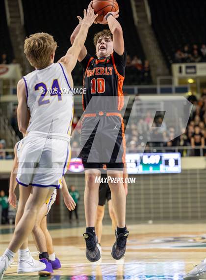 Thumbnail 1 in Unioto vs Waverly (OHSAA D4 District Final) photogallery.