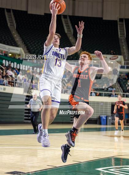 Thumbnail 3 in Unioto vs Waverly (OHSAA D4 District Final) photogallery.