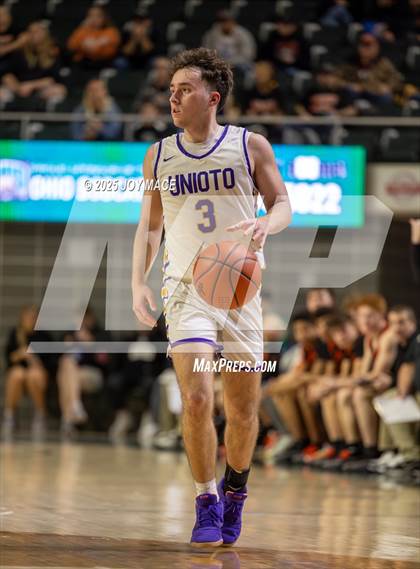 Thumbnail 2 in Unioto vs Waverly (OHSAA D4 District Final) photogallery.