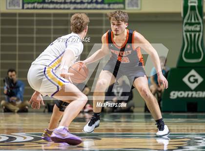 Thumbnail 2 in Unioto vs Waverly (OHSAA D4 District Final) photogallery.