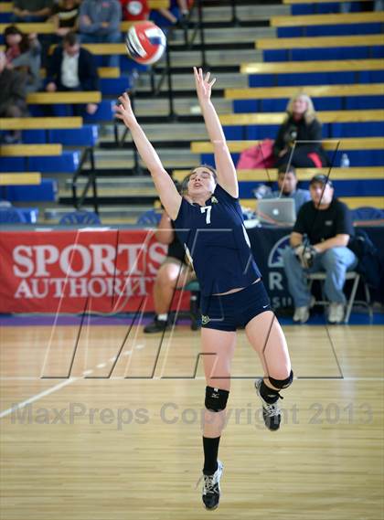 Thumbnail 3 in Parker vs. Menlo (CIF State D4 Final) photogallery.