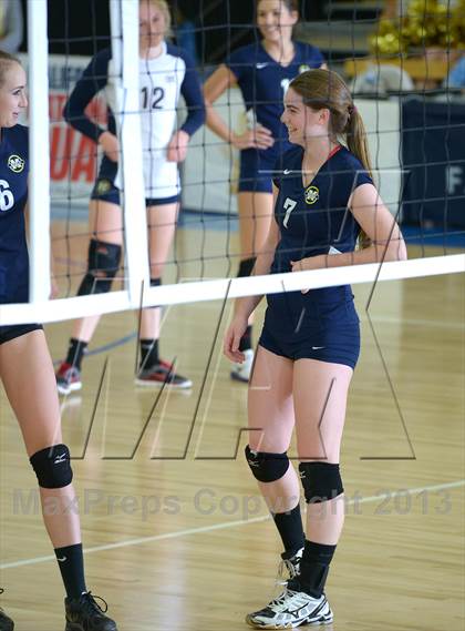 Thumbnail 2 in Parker vs. Menlo (CIF State D4 Final) photogallery.