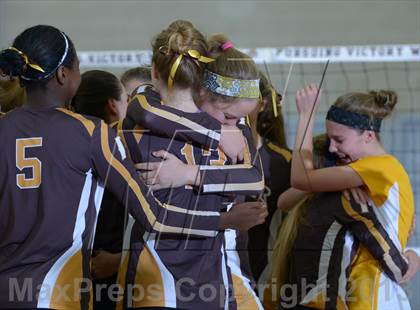 Thumbnail 2 in Parker vs. Menlo (CIF State D4 Final) photogallery.