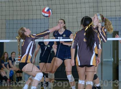 Thumbnail 3 in Parker vs. Menlo (CIF State D4 Final) photogallery.