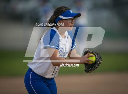 Thumbnail 1 in Village Christian vs. Fillmore photogallery.