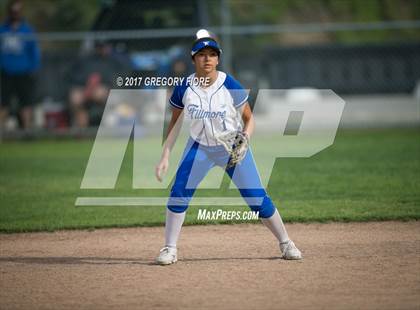 Thumbnail 3 in Village Christian vs. Fillmore photogallery.