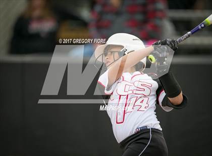 Thumbnail 2 in Village Christian vs. Fillmore photogallery.