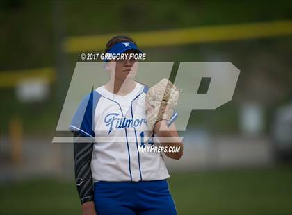 Thumbnail 2 in Village Christian vs. Fillmore photogallery.