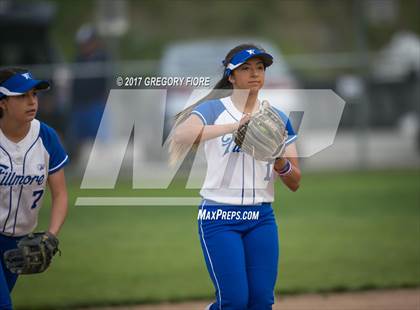 Thumbnail 2 in Village Christian vs. Fillmore photogallery.