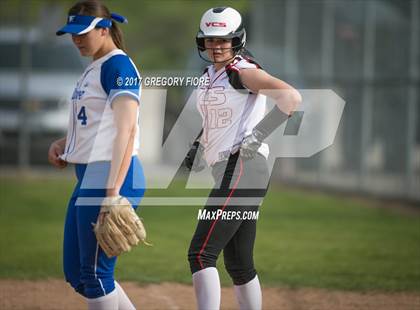 Thumbnail 3 in Village Christian vs. Fillmore photogallery.