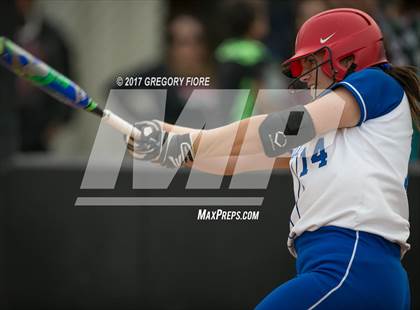 Thumbnail 1 in Village Christian vs. Fillmore photogallery.