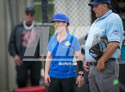 Thumbnail 2 in Village Christian vs. Fillmore photogallery.