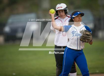 Thumbnail 3 in Village Christian vs. Fillmore photogallery.