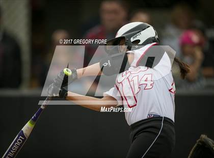 Thumbnail 2 in Village Christian vs. Fillmore photogallery.