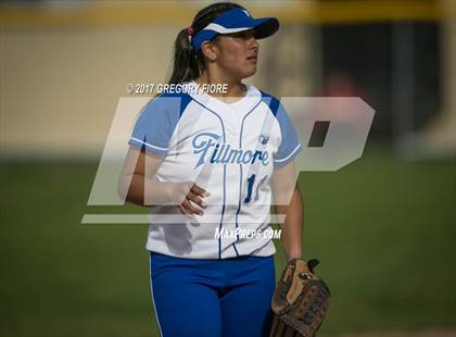 Thumbnail 3 in Village Christian vs. Fillmore photogallery.