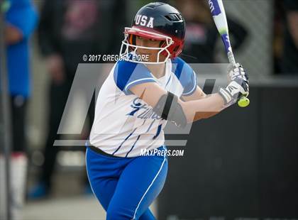 Thumbnail 3 in Village Christian vs. Fillmore photogallery.