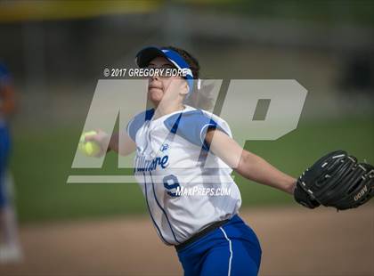 Thumbnail 1 in Village Christian vs. Fillmore photogallery.