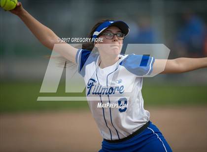 Thumbnail 2 in Village Christian vs. Fillmore photogallery.