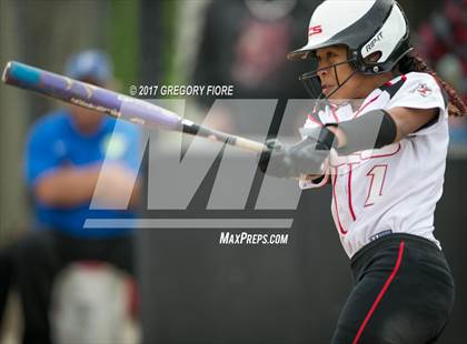 Thumbnail 2 in Village Christian vs. Fillmore photogallery.