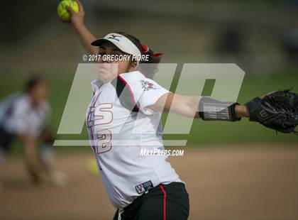 Thumbnail 2 in Village Christian vs. Fillmore photogallery.