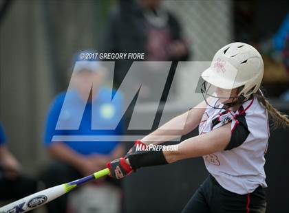 Thumbnail 3 in Village Christian vs. Fillmore photogallery.