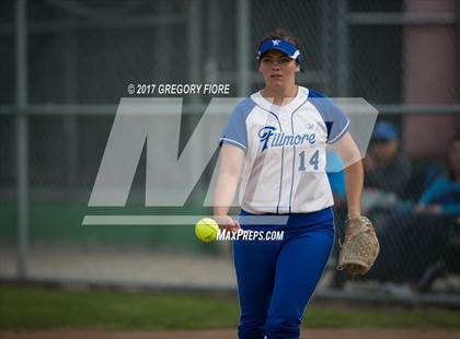 Thumbnail 3 in Village Christian vs. Fillmore photogallery.