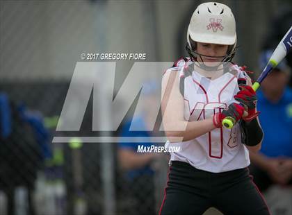 Thumbnail 2 in Village Christian vs. Fillmore photogallery.