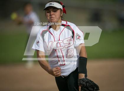 Thumbnail 3 in Village Christian vs. Fillmore photogallery.