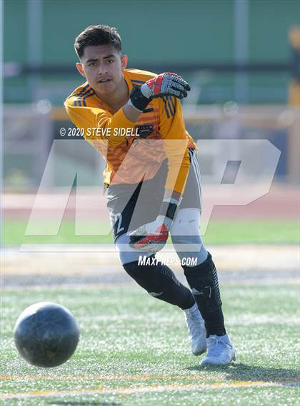 Thumbnail 3 in Patrick Henry vs. Escondido (CIF San Diego Section D3 Final) photogallery.