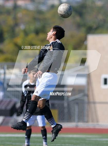 Thumbnail 2 in Patrick Henry vs. Escondido (CIF San Diego Section D3 Final) photogallery.